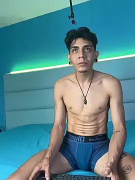 abrilandjulian online show from February 2026 12:01:02 PM