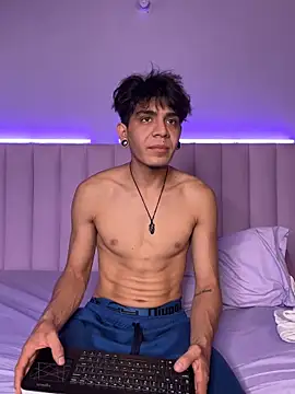 abrilandjulian online show from April 2026 12:06:01 PM