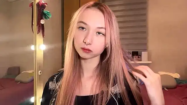 Snapshot of PinkTraible chatting on February 2026 01:08:02 PM PinkTraible online show from February 2026 01:08:02 PM