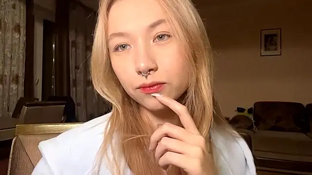 Snapshot of PinkTraible chatting on February 2026 11:22:02 AM PinkTraible online show from February 2026 11:22:02 AM