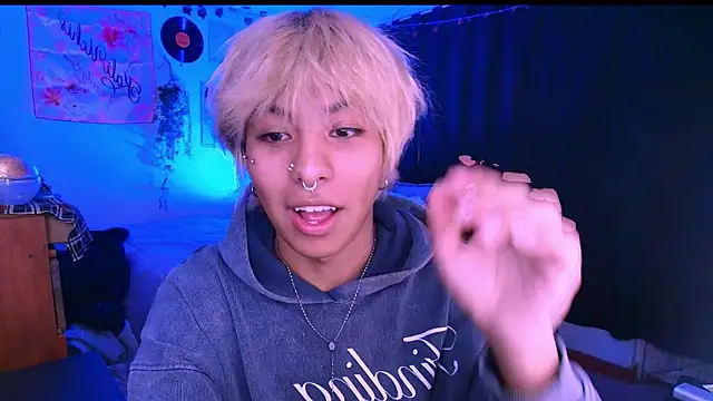 Snapshot of prince_oliverr chatting on February 2026 11:13:01 PM prince oliverr online show from February 2026 11:13:01 PM