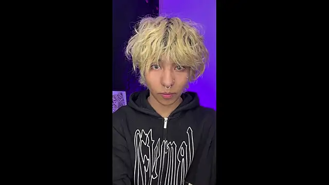 Snapshot of prince_oliverr chatting on April 2026 02:31:01 AM prince oliverr online show from April 2026 02:31:01 AM