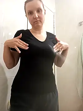 Snapshot of SusanGold9211 chatting on March 2026 10:43:01 AM SusanGold9211 online show from March 2026 10:43:01 AM