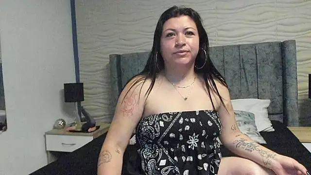 Snapshot of Ayleen_Miller chatting on February 2026 02:24:02 PM Ayleen Miller online show from February 2026 02:24:02 PM