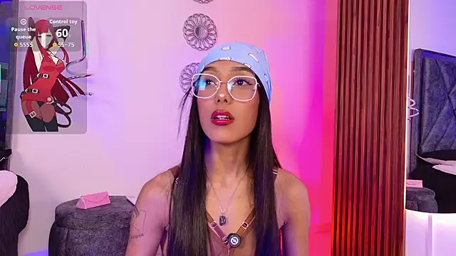 Snapshot of LunaVelour13 chatting on February 2026 02:20:02 AM LunaVelour13 online show from February 2026 02:20:02 AM