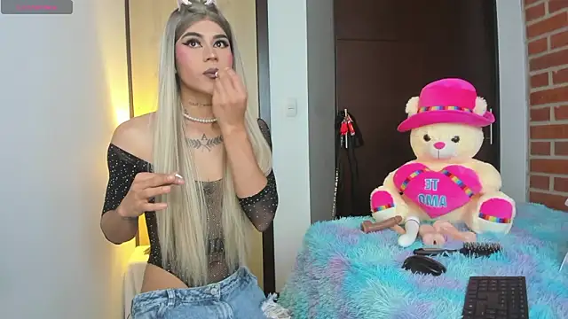 Snapshot of alisoondrean_ chatting on February 2026 01:20:01 PM alisoondrean online show from February 2026 01:20:01 PM