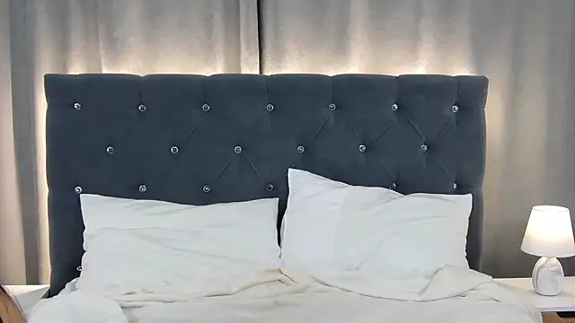 VikkyVonn online show from July 2026 11:02:02 AM