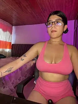 Snapshot of violet19x chatting on February 2026 08:17:02 PM violet19x online show from February 2026 08:17:02 PM