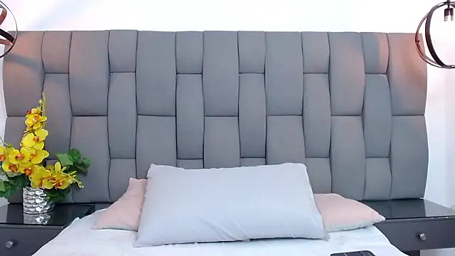 Snapshot of lunavarela chatting on March 2026 12:51:02 PM lunavarela online show from March 2026 12:51:02 PM