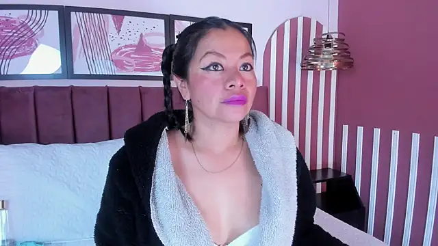 Saray Becker  online show from March 2026 03:33:01 AM