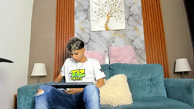 YOUNG BOYS HELL online show from March 2026 01:10:01 AM