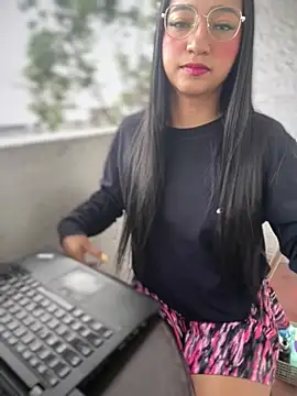 Daniela Pink online show from May 2026 11:17:02 AM