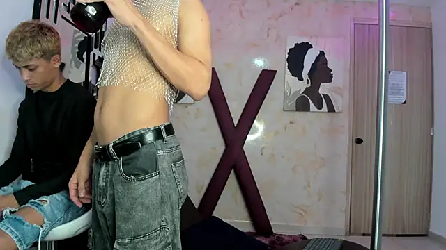 GREEN BOYS online show from April 2026 01:17:01 AM