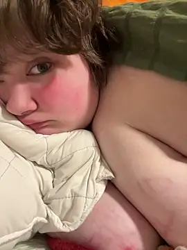 Snapshot of plushietoy chatting on February 2026 02:40:02 PM plushietoy online show from February 2026 02:40:02 PM