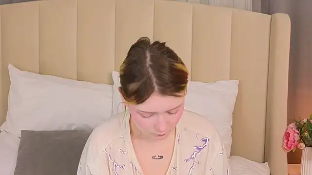 AlyssFrost online show from June 2026 02:47:02 AM