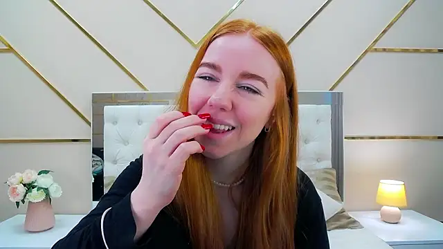 Snapshot of AmberrFire chatting on March 2026 07:21:01 AM AmberrFire online show from March 2026 07:21:01 AM