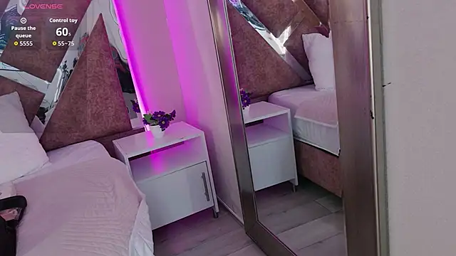 PerlaRogerss  online show from April 2026 11:33:01 AM