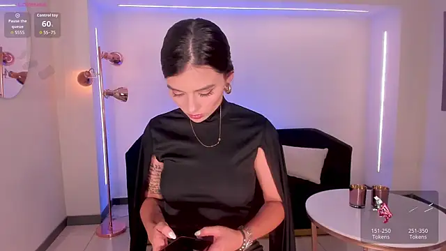 Snapshot of JulietteMoreau chatting on March 2026 08:10:01 PM JulietteMoreau online show from March 2026 08:10:01 PM