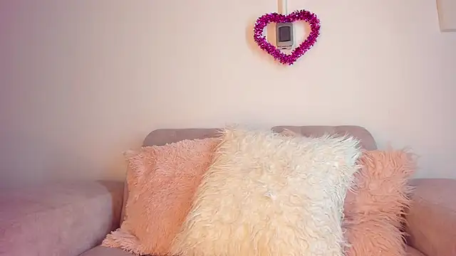 Snapshot of Tylla__ chatting on February 2026 05:06:02 AM Tylla online show from February 2026 05:06:02 AM