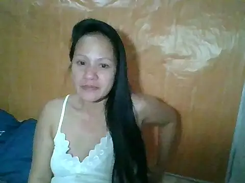 Snapshot of xxLIY chatting on May 2026 06:12:02 PM xxLIY online show from May 2026 06:12:02 PM
