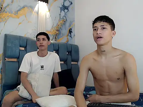 Snapshot of GOLD_BOYS chatting on February 2026 01:30:02 PM GOLD BOYS online show from February 2026 01:30:02 PM