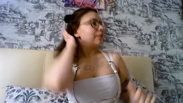 AwryNeon online show from February 2026 06:02:01 AM