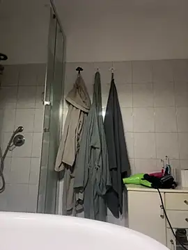 Snapshot of Tiziano94 chatting on February 2026 01:11:01 PM Tiziano94 online show from February 2026 01:11:01 PM