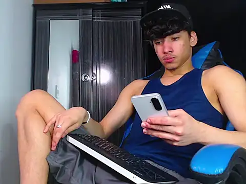 Snapshot of Lyam_Russo chatting on February 2026 07:02:02 PM Lyam Russo online show from February 2026 07:02:02 PM