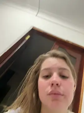 Eva Leen online show from April 2026 06:27:01 PM