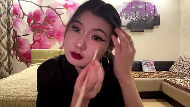 MaeRaads online show from March 2026 06:34:01 PM