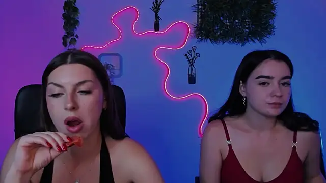 amalialowell online show from July 2026 07:17:01 PM