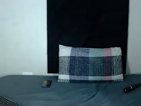 Snapshot of Loyal_Sashaa chatting on March 2026 02:04:02 AM Loyal Sashaa online show from March 2026 02:04:02 AM