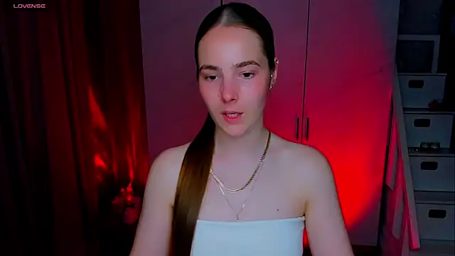 Maddy Wood  online show from June 2026 03:56:02 PM