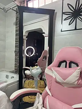 Kiarhatrixie1 online show from March 2026 04:01:01 PM