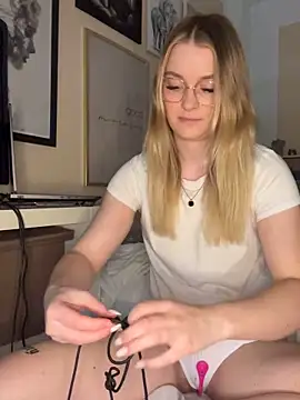 melanieTesss online show from April 2026 10:46:01 AM