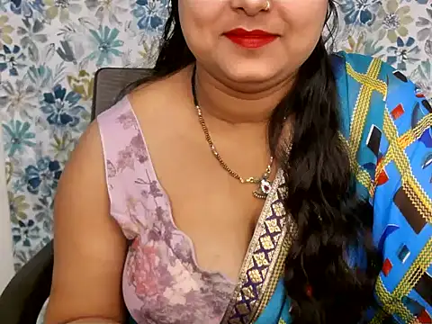Snapshot of YOUR_URVI_ chatting on February 2026 07:40:01 AM YOUR URVI online show from February 2026 07:40:01 AM