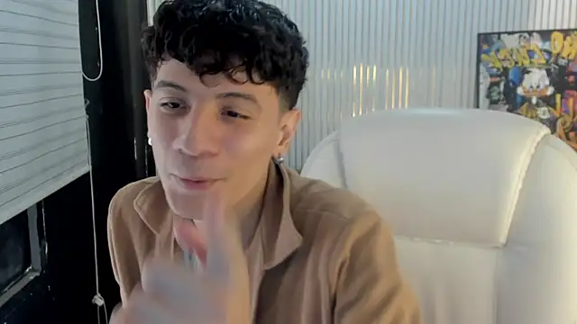 Angel St1 online show from April 2026 04:44:02 PM