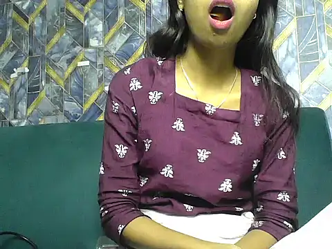 Rani1993 online show from April 2026 07:36:01 PM