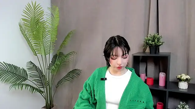 Snapshot of EndaMatheus chatting on February 2026 04:02:01 PM EndaMatheus online show from February 2026 04:02:01 PM