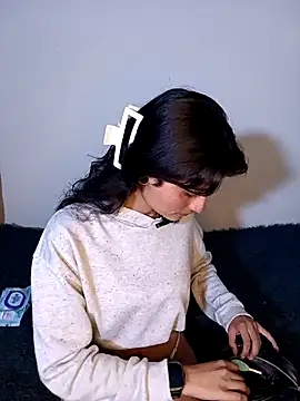 Lili  Clan online show from March 2026 11:23:01 PM