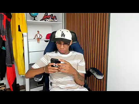 Snapshot of yandi_hot chatting on March 2026 02:13:02 PM yandi hot online show from March 2026 02:13:02 PM