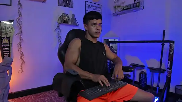 Snapshot of Rob_zaens33 chatting on February 2026 10:41:02 PM Rob zaens33 online show from February 2026 10:41:02 PM