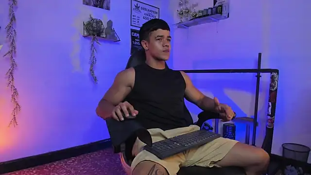 Snapshot of Rob_zaens33 chatting on February 2026 12:04:01 PM Rob zaens33 online show from February 2026 12:04:01 PM