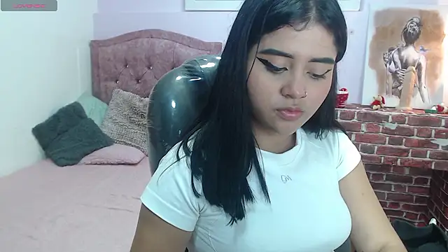 mila quin online show from March 2026 08:04:02 PM