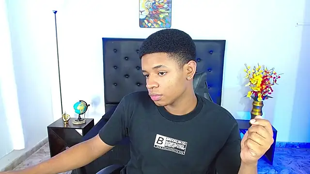 liiam3 online show from April 2026 09:09:02 PM