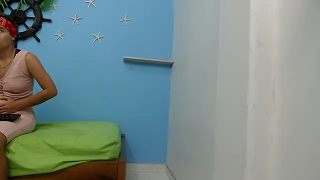 skinnysexy18 online show from July 2026 01:37:01 PM