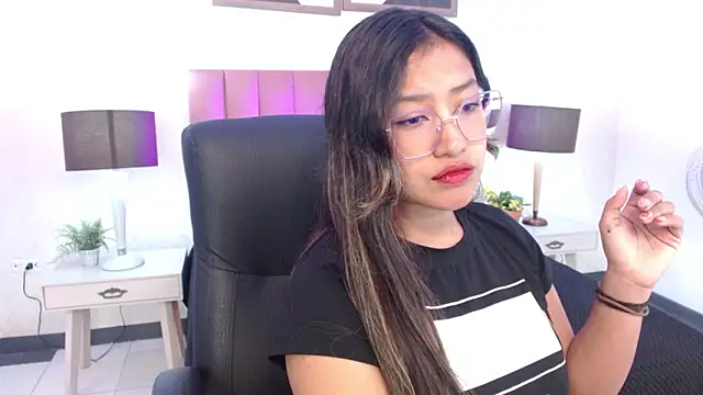 Snapshot of SweetMilie_gh chatting on February 2026 04:08:02 AM SweetMilie gh online show from February 2026 04:08:02 AM