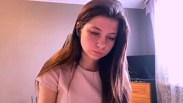 LunnaBliss online show from April 2026 02:06:02 PM