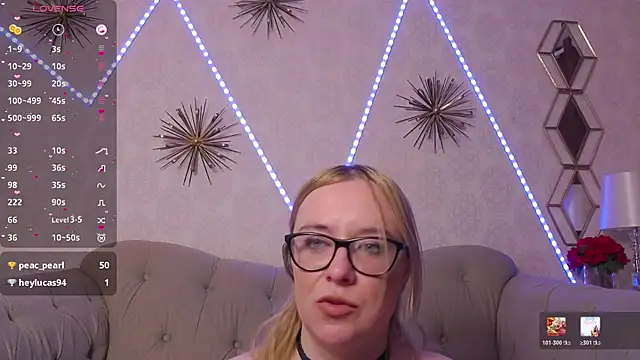 MaddyVelvet online show from April 2026 04:24:01 AM