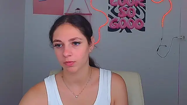 Snapshot of KissMeJulia chatting on July 2026 05:33:02 AM KissMeJulia online show from July 2026 05:33:02 AM